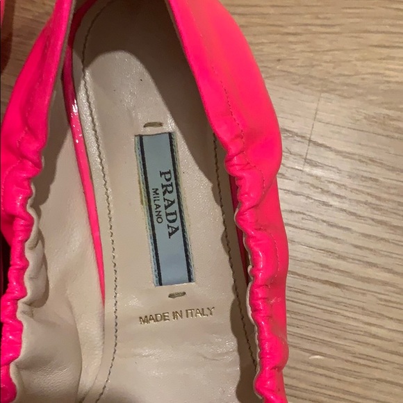 Prada hot pink patent leather ballet flats size 37 - Picture 2 of 8